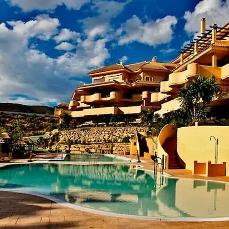 Aloha Hill Club 5 Star Golf Near Ppuerto Banus, Playground Of The Rich And Famous Lejlighed